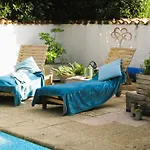 1 Bed - Sleeps 2 - Pool - Parking - Wifi Nyaraló Champniers