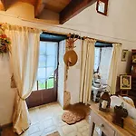 1 Bed - Sleeps 2 - Pool - Parking - Wifi Nyaraló *