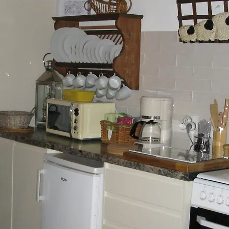 Mulberry 1 Bed Sleeps 2 Pool & Garden *