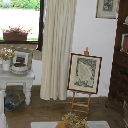 Дом отдыха Mulberry 1 Bed Sleeps 2 Pool & Garden