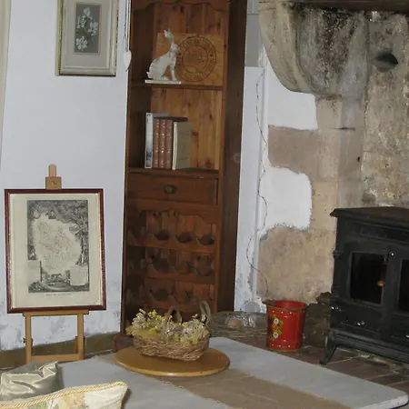 Дом отдыха Mulberry 1 Bed Sleeps 2 Pool & Garden Champniers (Charente)