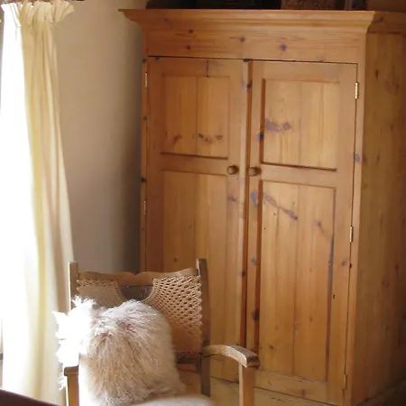 Mulberry 1 Bed Sleeps 2 Pool & Garden *