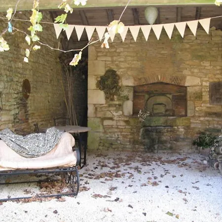 Дом отдыха Mulberry 1 Bed Sleeps 2 Pool & Garden Champniers (Charente)