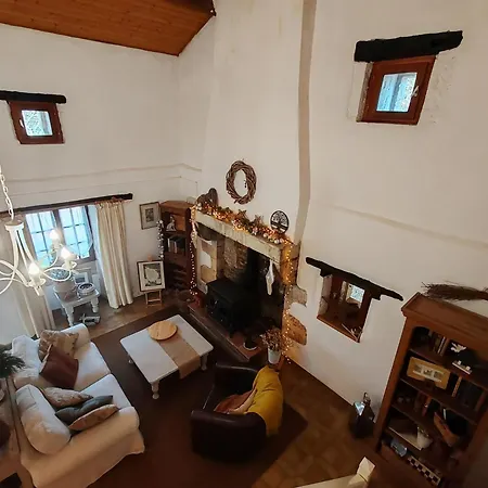 1 Bed - Sleeps 2 - Pool - Parking - Wifi בית נופש *
