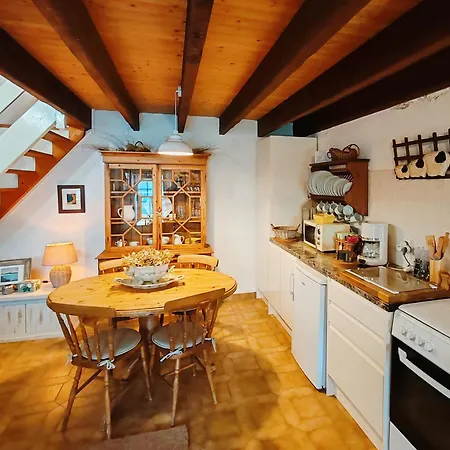 1 Bed - Sleeps 2 - Pool - Parking - Wifi Champniers (Charente)