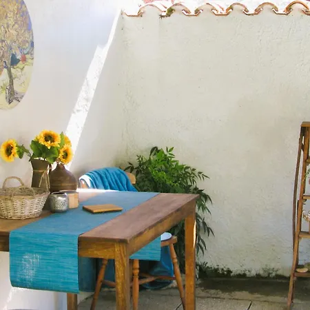 1 Bed - Sleeps 2 - Pool - Parking - Wifi