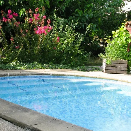 1 Bed - Sleeps 2 - Pool - Parking - Wifi Holiday home