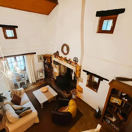 1 Bed - Sleeps 2 - Pool - Parking - Wifi * Champniers (Charente)