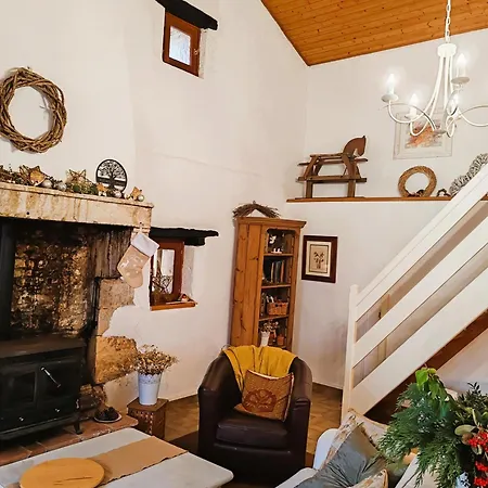 1 Bed - Sleeps 2 - Pool - Parking - Wifi Champniers (Charente)